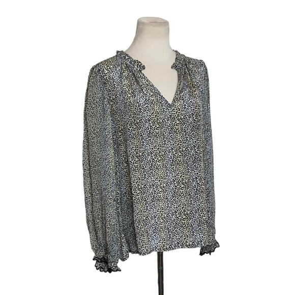 Velvet by Graham & Spencer Leopard Printed Blouse size Large - Picture 9 of 9
